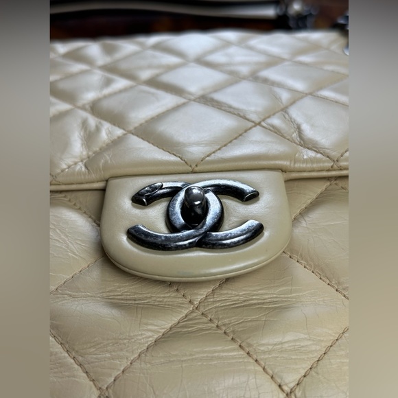 VTG Chanel Jumbo XL Flap Bag Quilted Calfskin Cream Gunmetal HW - Picture 7 of 17